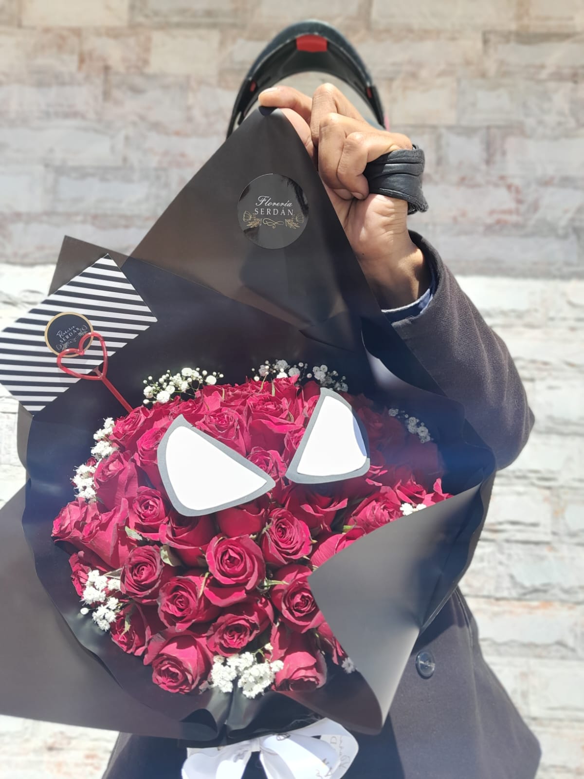 Ramos de 24 rosas personalizados
